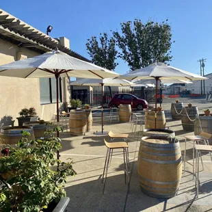 Ain't it adorable?! Loved their patio setup! So cute!