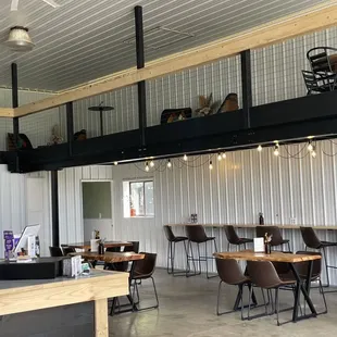 Two levels of seating options