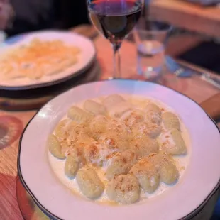 Gnocchi tartufo (black truffle)