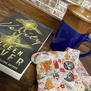 Bagel Borrowed book Vanilla lavender latte
