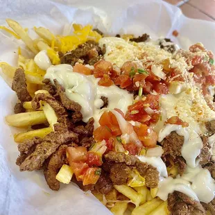 Asada fries. Great portion. Really satisfied.