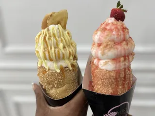 Buns & Roses Chimney Cakes