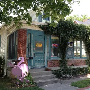 Cottage Cafe, parking and entrance in the rear.