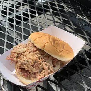 Pulled pork sandwich