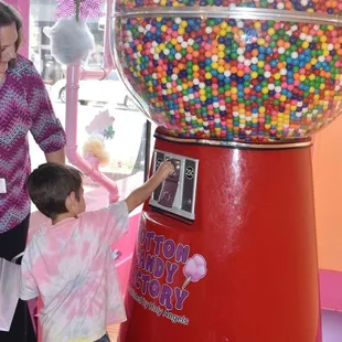 Getting a gumball from Big Mama!