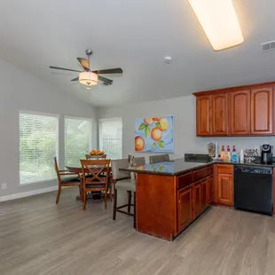 Cottonwood Grove Apartments
