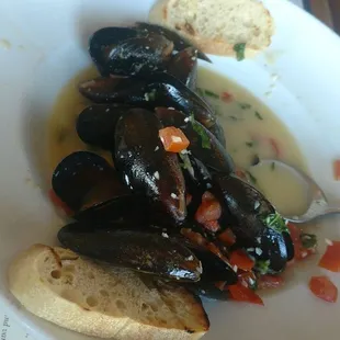 Mussels in butter sauce. I&apos;m not a fan but these were pretty tasty. A little on the small side.