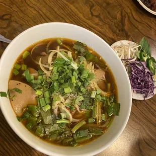 Spicy beef and pork shank round rice noodles