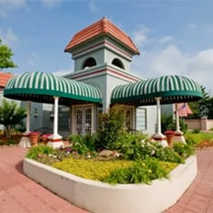 Enjoy our spacious clubhouse!