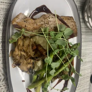 Cast Iron Plancha Seared Tuna Au Poivre