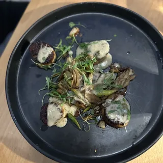 matcha pink peppercorn seared sea scallops