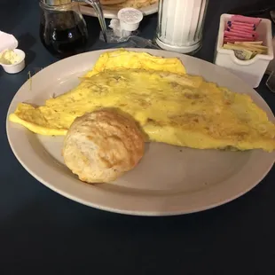 Western omelet with biscuit