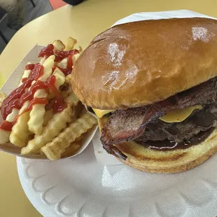 Food was great and the service. Recommend others to come and try it out.