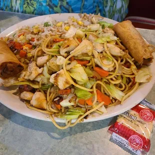 Chicken Chow Mein. Not something i normally see at a diner.