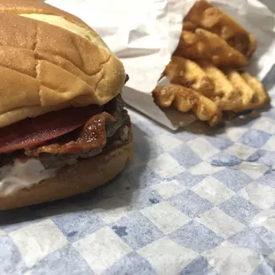 Bacon n Blue Burger, Waffle Fries