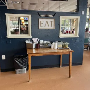 Pepper and lemon station and other sundries