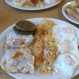 Food was very fulfilling and great. Waitress was friendly and attentive. Definitely a family atmosphere and overall highly recommend.