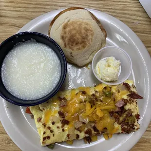 Denver omelette with grits