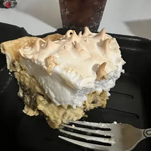 Pie raisin cream