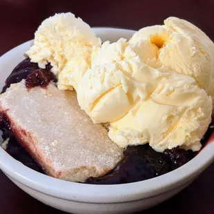 Blackberry cobbler