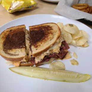 Pastrami Reuben - perfect!!!