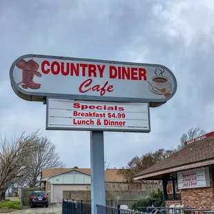 the sign for the restaurant