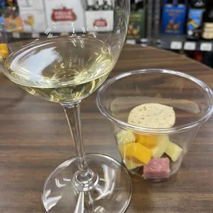 Argentinian white wine with meat, cheese &amp; crackers