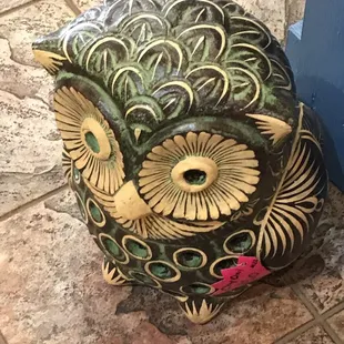 Cool owl which can hold a (or several) candles