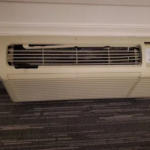 Broken bezel on the noisy airconditioner