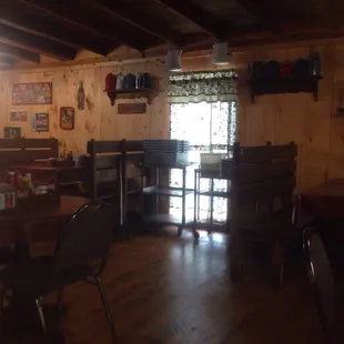 Love the country decor !