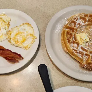 Waffle Eggs &amp; Bacon