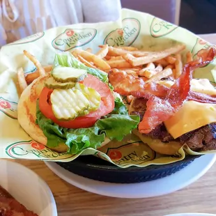 The standard bacon cheeseburger that does not disapoint.