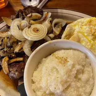 T-bone grits &amp; eggs