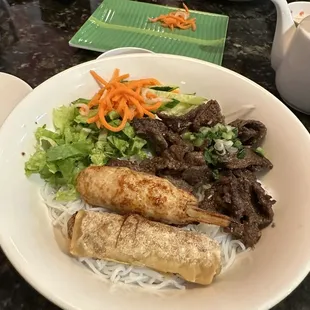 V32. Vermicelli with Grilled Beef, Egg Roll, Sugarcane Shrimp / Bo, Cha Gio, Chao Tom