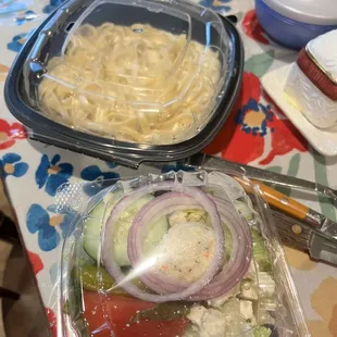 Fettuccine lunch specials