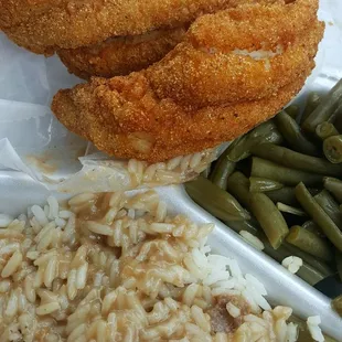 fried chicken, rice and beans