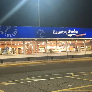the outside of the restaurant
