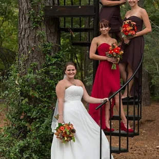 October bridal party at Country Villa