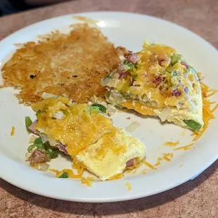 Omelette &amp; hash browns