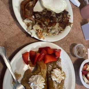 Fruit roll up, eggs,bacon, country potatoes