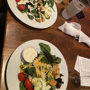 Garden salad, split for 2 people