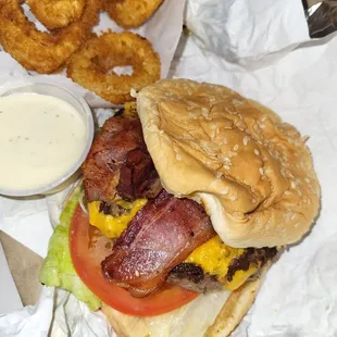 Small onion rings &amp; a single bacon cheeseburger