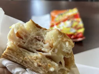 Tipps & Shakes Deli
