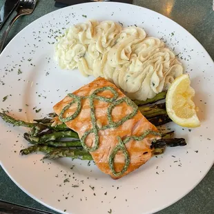 Special salmon and potatoes