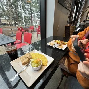 Yelp elite in their natural habitat (feat. Omelette and scramble)