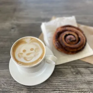 Caracas and cinnamon roll