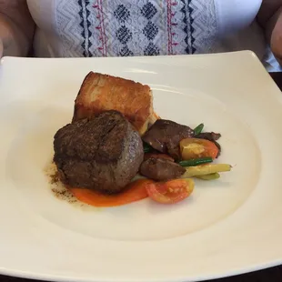 5oz filet with augratin potato and veggies.