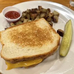 Grilled cheeseburger