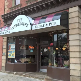 the outside of the restaurant