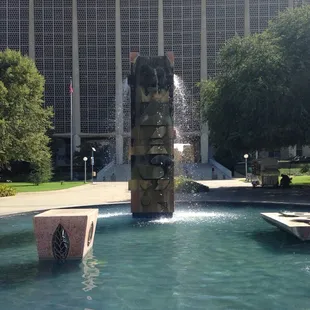 "The Earth is a Sculpture" fountain. Carol Barnes 1965. Could use a good cleaning.